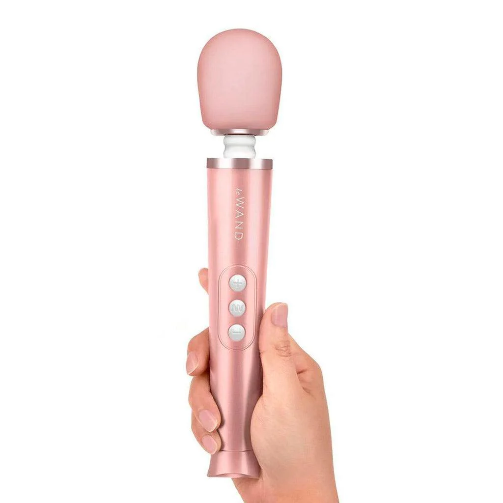 Le Wand Petite Rechargeable Vibrating Massager - Image 5
